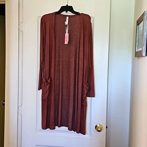Fornia, size small, rust color
